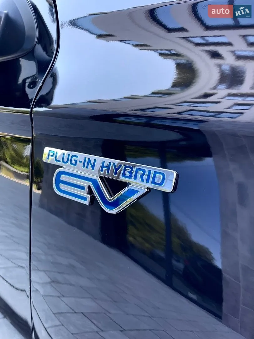2020 Mitsubishi Outlander - мініатюра 12
