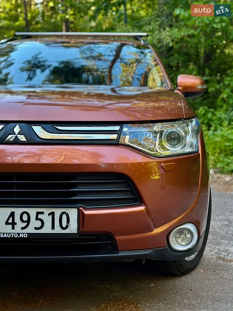 2014 Mitsubishi Outlander - мініатюра 11