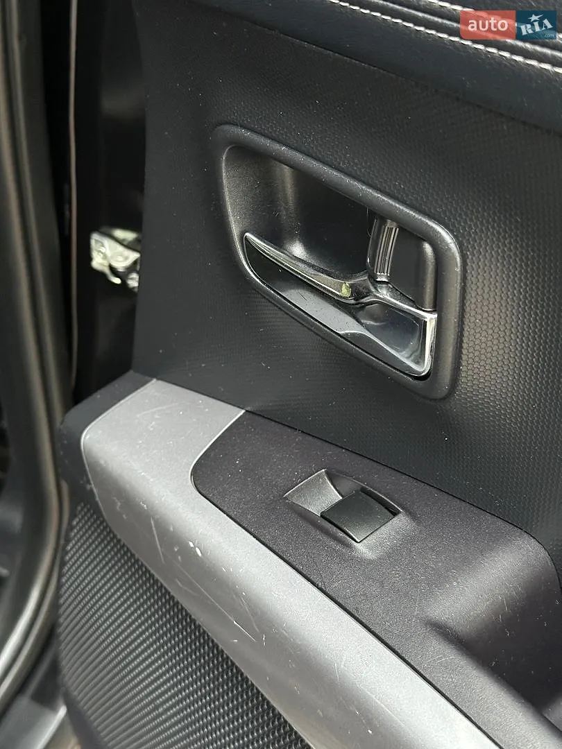 2011 Mitsubishi Outlander - мініатюра 54