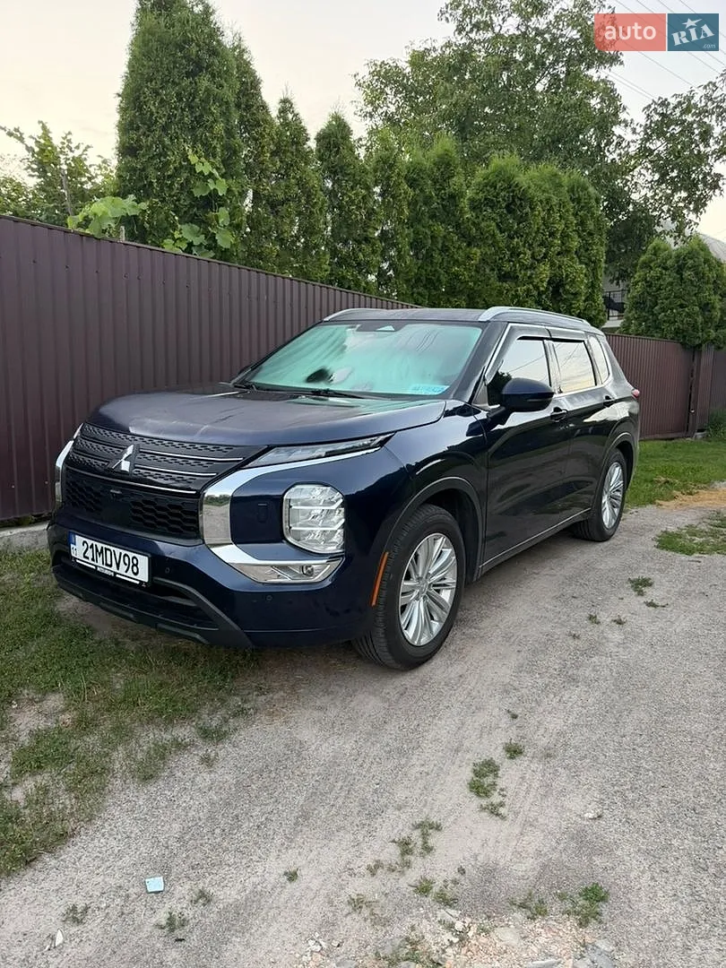 2021 Mitsubishi Outlander - мініатюра 2