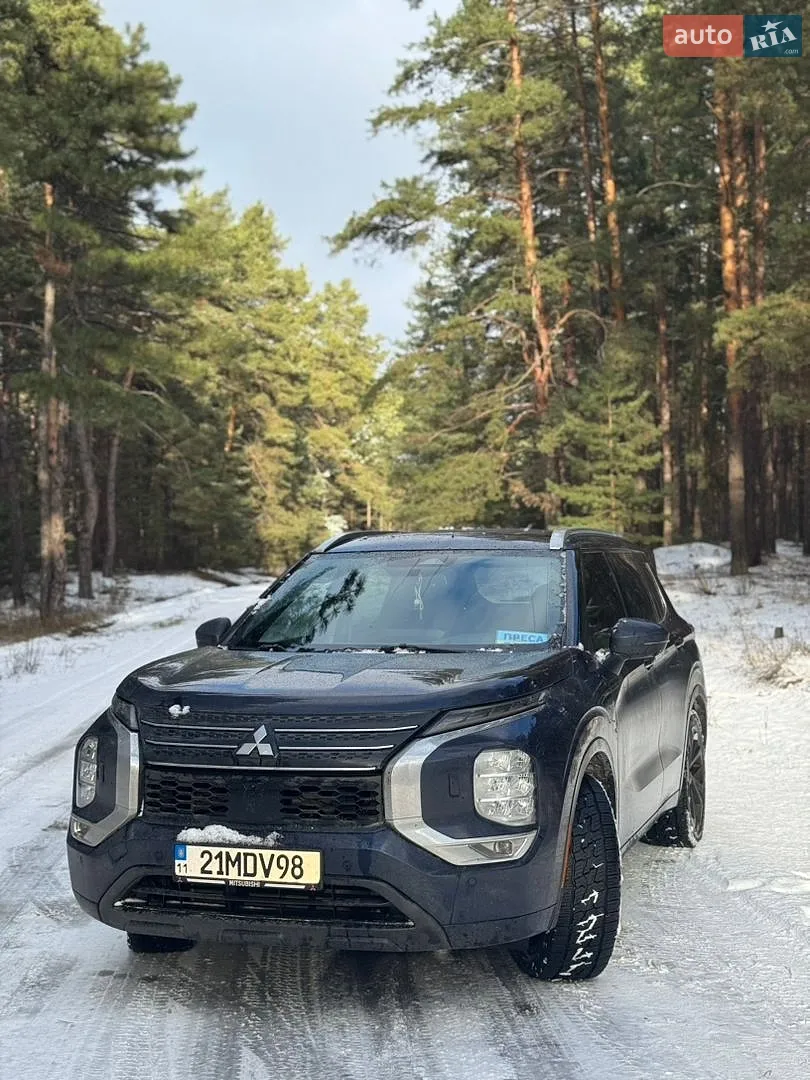 2021 Mitsubishi Outlander - мініатюра 3