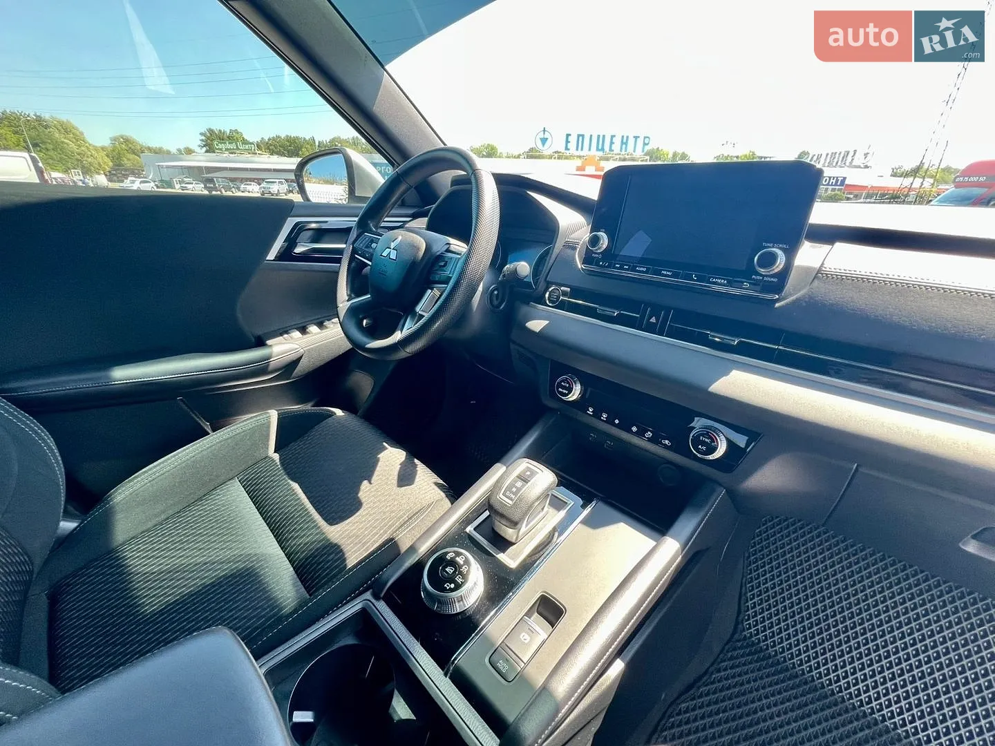 2022 Mitsubishi Outlander - мініатюра 13