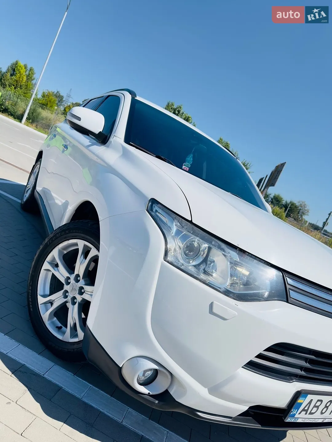 2013 Mitsubishi Outlander - фото 1