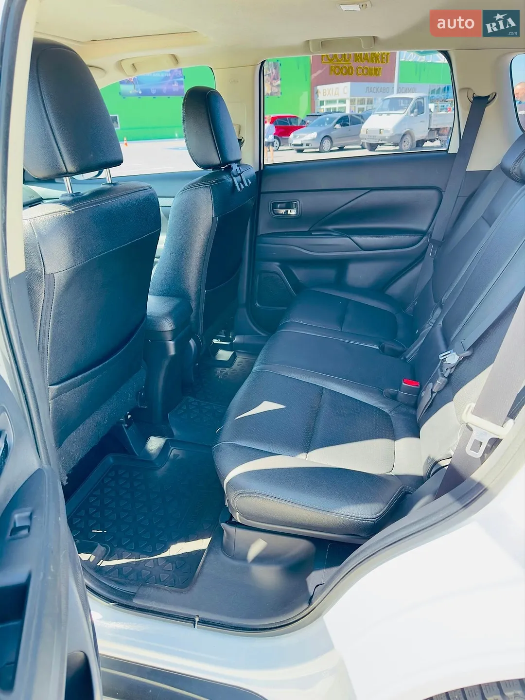 2013 Mitsubishi Outlander - мініатюра 16