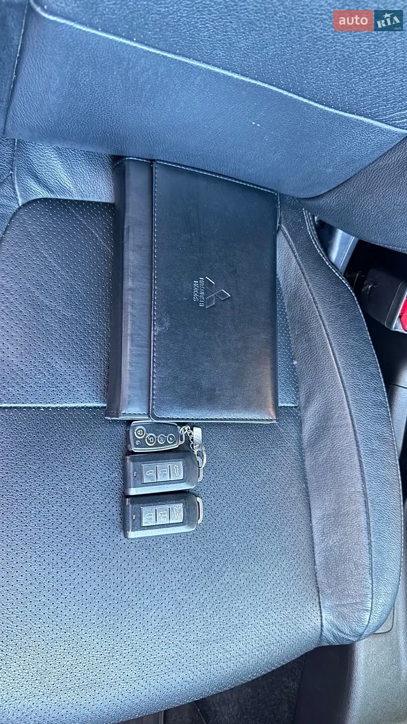 2013 Mitsubishi Outlander - мініатюра 22