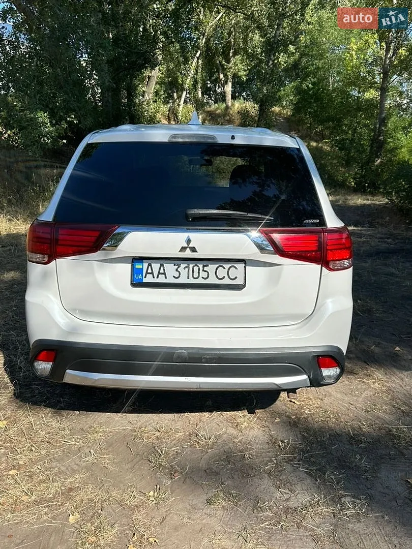 2017 Mitsubishi Outlander - мініатюра 6