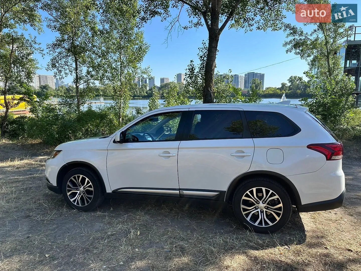2017 Mitsubishi Outlander - мініатюра 4