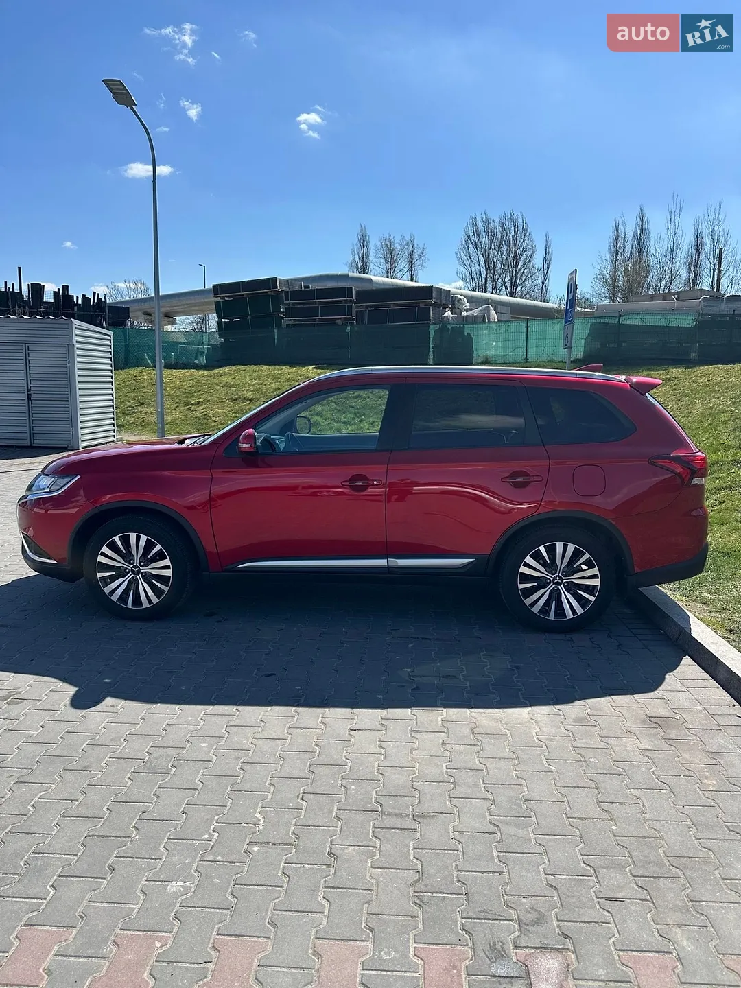 2021 Mitsubishi Outlander - мініатюра 2