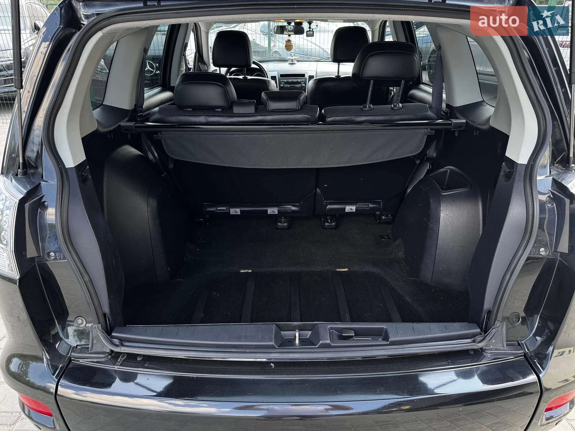 2011 Mitsubishi Outlander - мініатюра 28