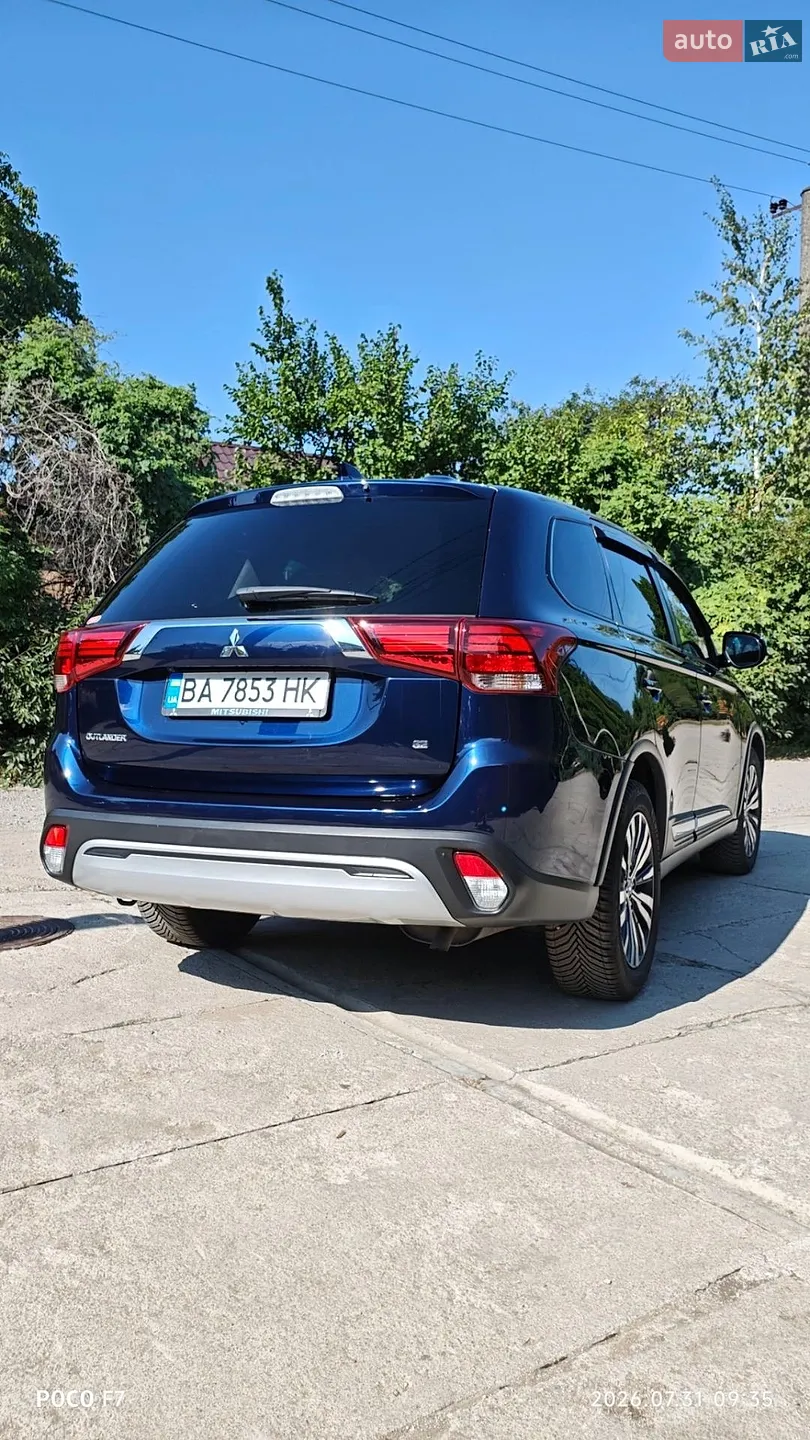 2020 Mitsubishi Outlander - мініатюра 2