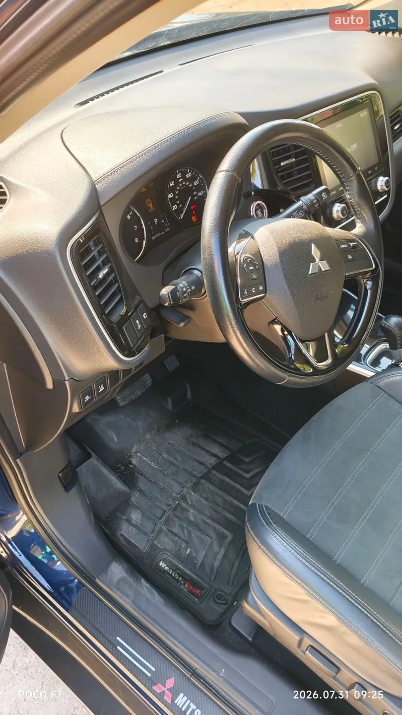 2020 Mitsubishi Outlander - мініатюра 9