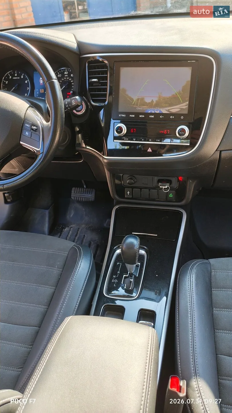 2020 Mitsubishi Outlander - мініатюра 6