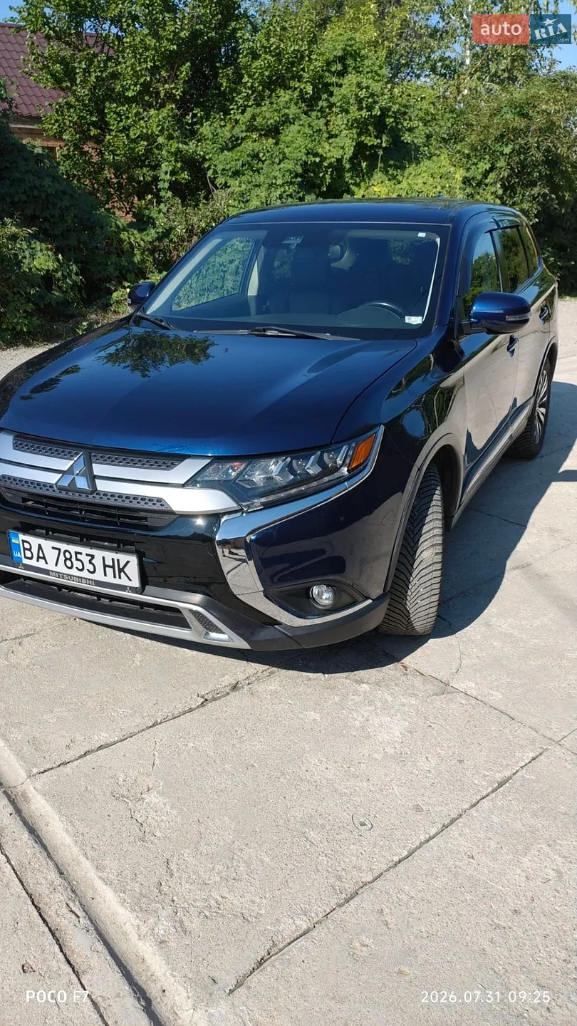 2020 Mitsubishi Outlander - мініатюра 3