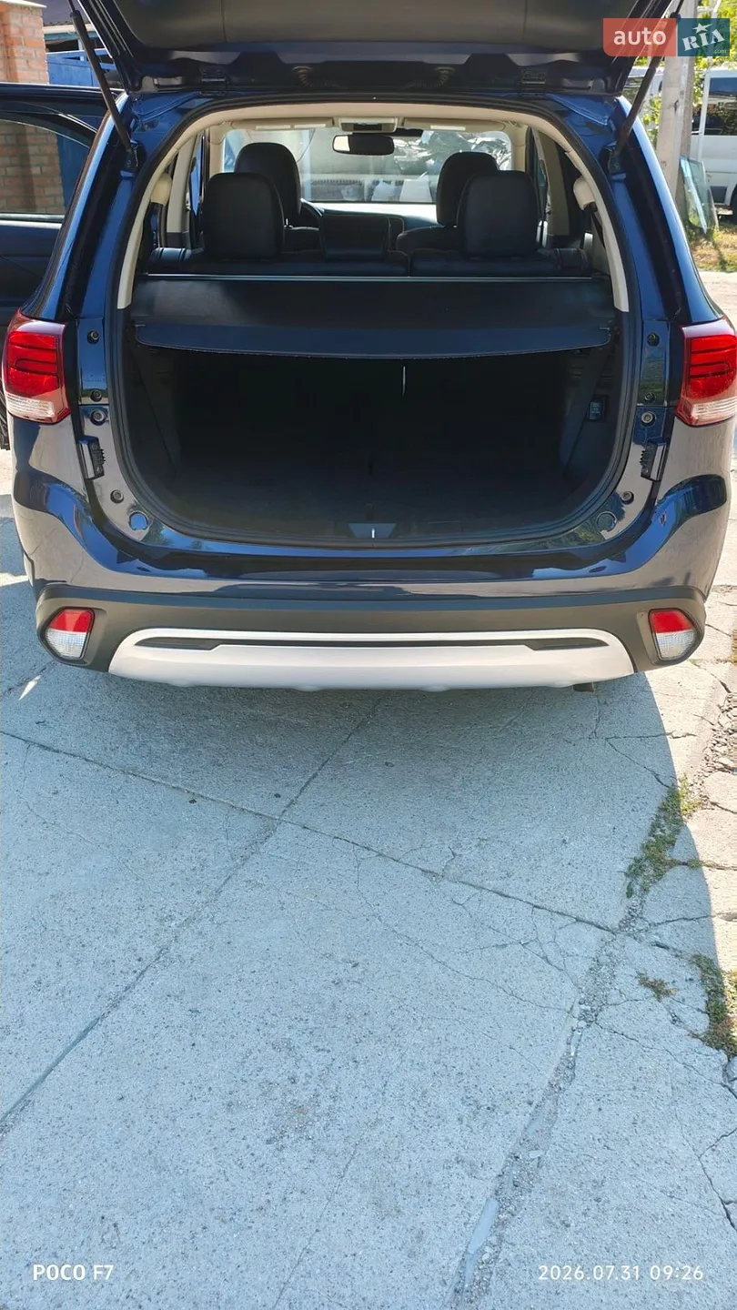 2020 Mitsubishi Outlander - мініатюра 11