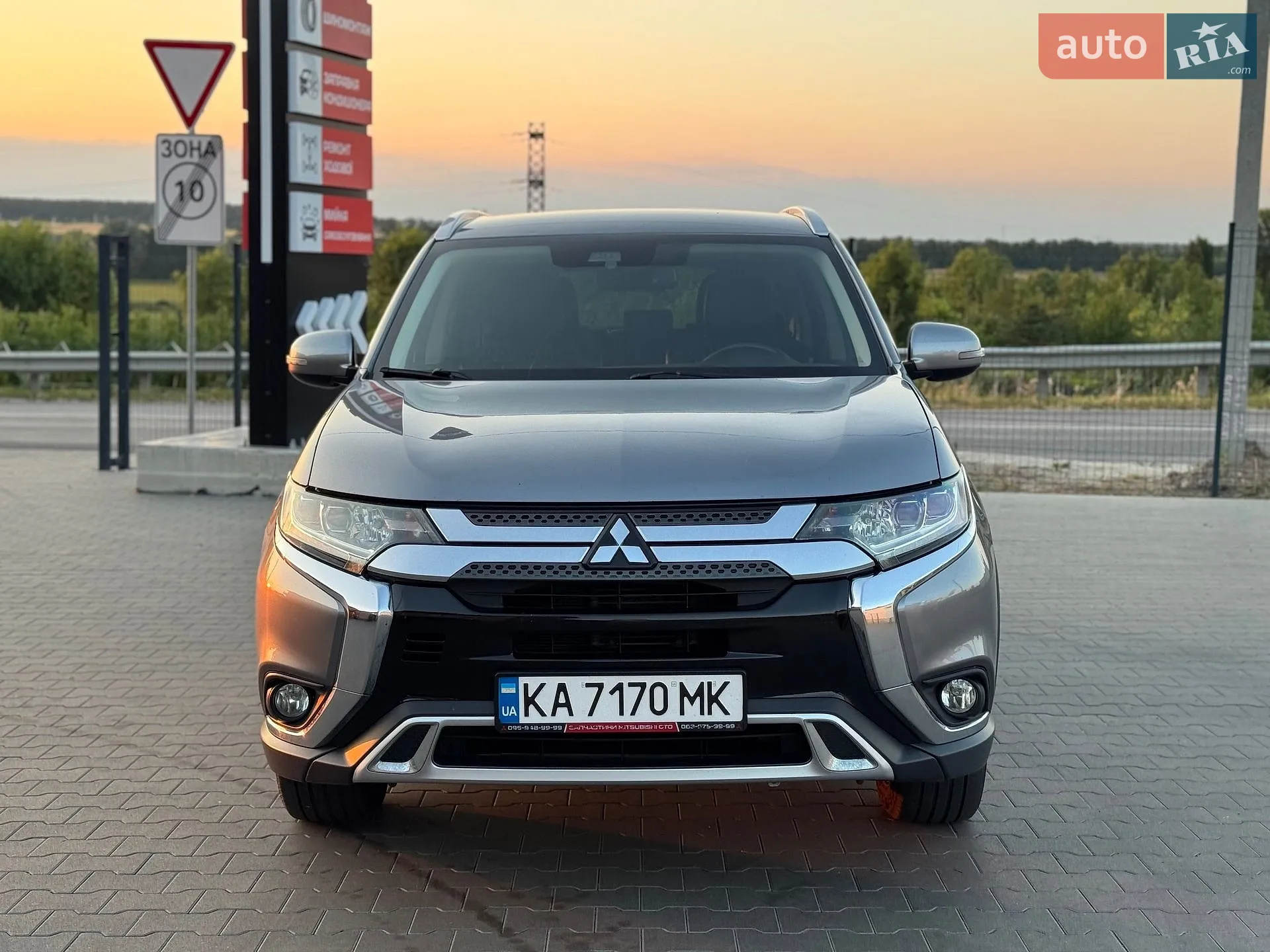 2020 Mitsubishi Outlander - мініатюра 3