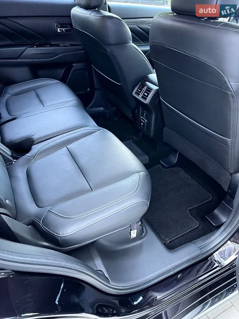 2020 Mitsubishi Outlander - мініатюра 20