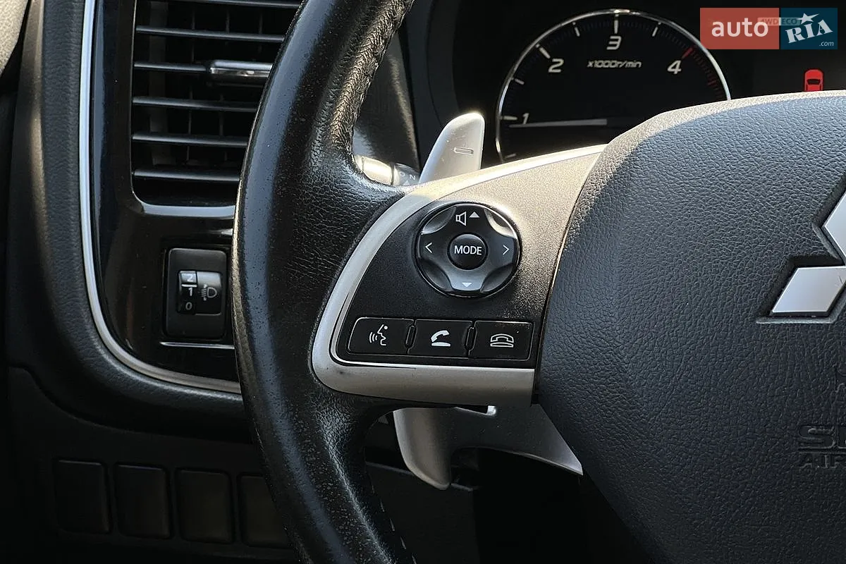 2012 Mitsubishi Outlander - мініатюра 13