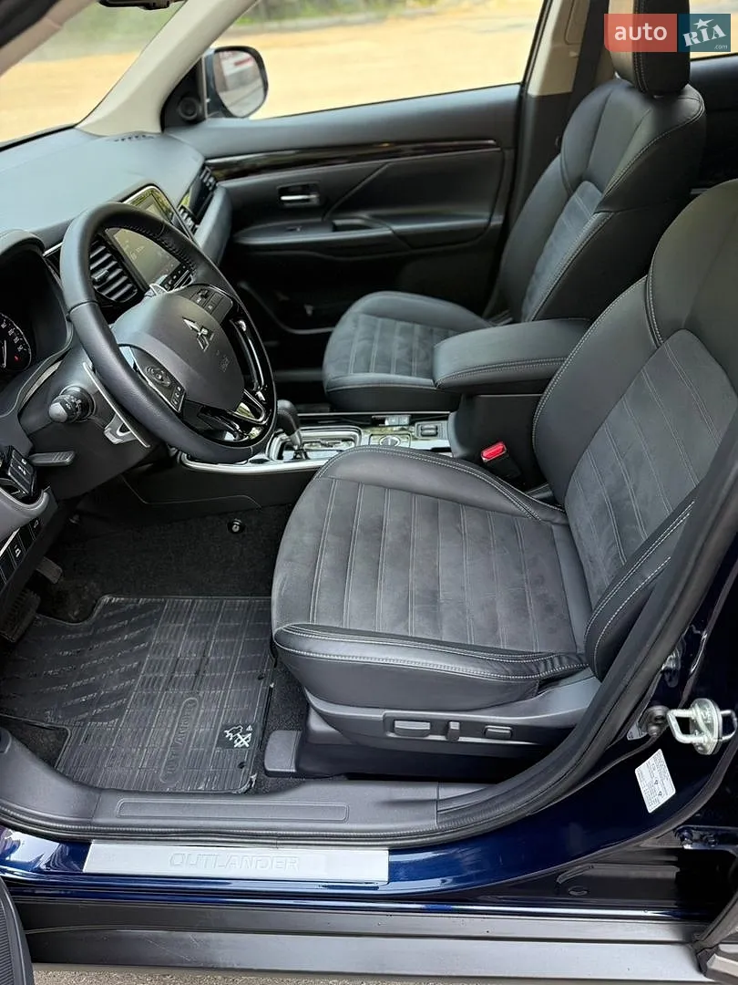2021 Mitsubishi Outlander - мініатюра 12