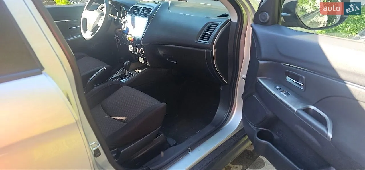 2018 Mitsubishi Outlander - мініатюра 3