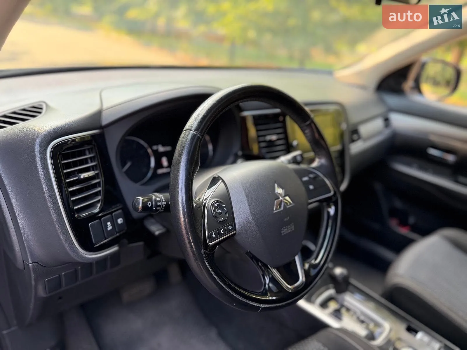 2017 Mitsubishi Outlander - мініатюра 24