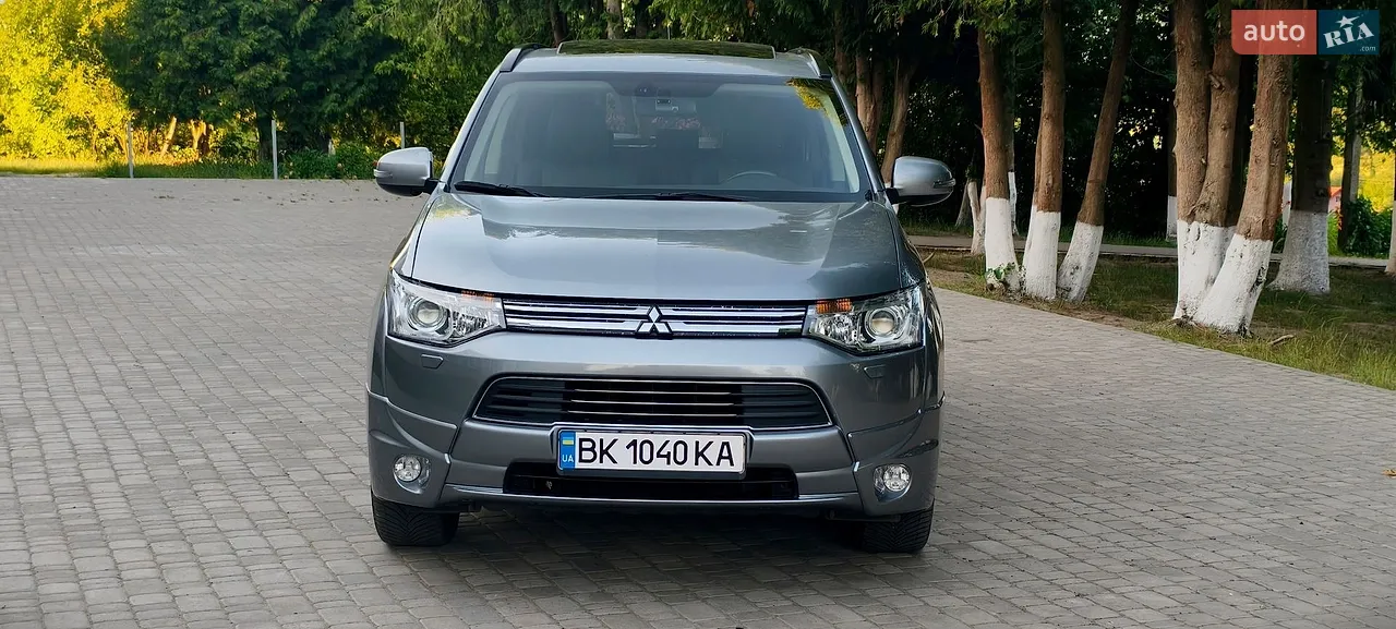 2012 Mitsubishi Outlander - мініатюра 16