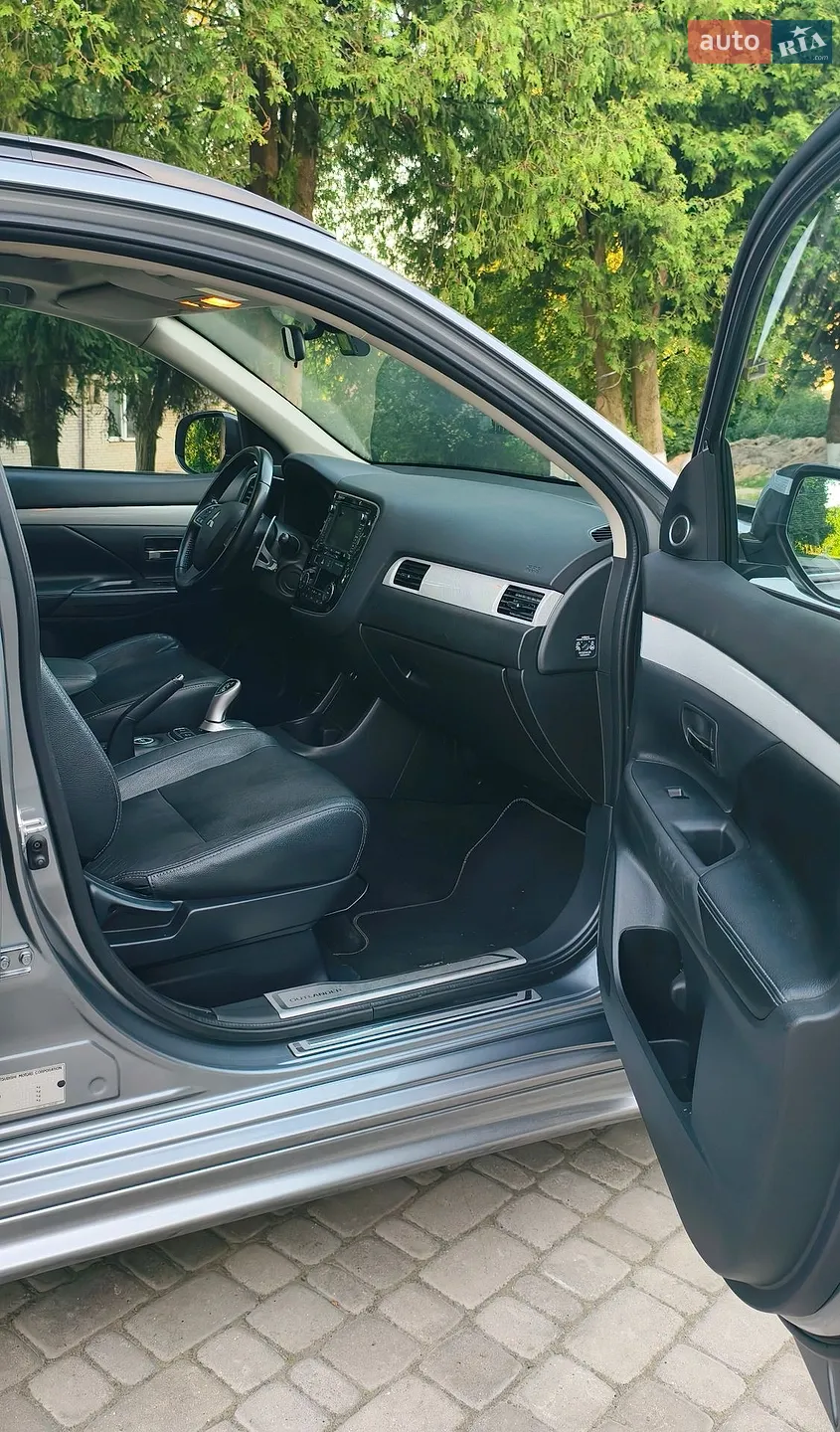 2013 Mitsubishi Outlander - мініатюра 28