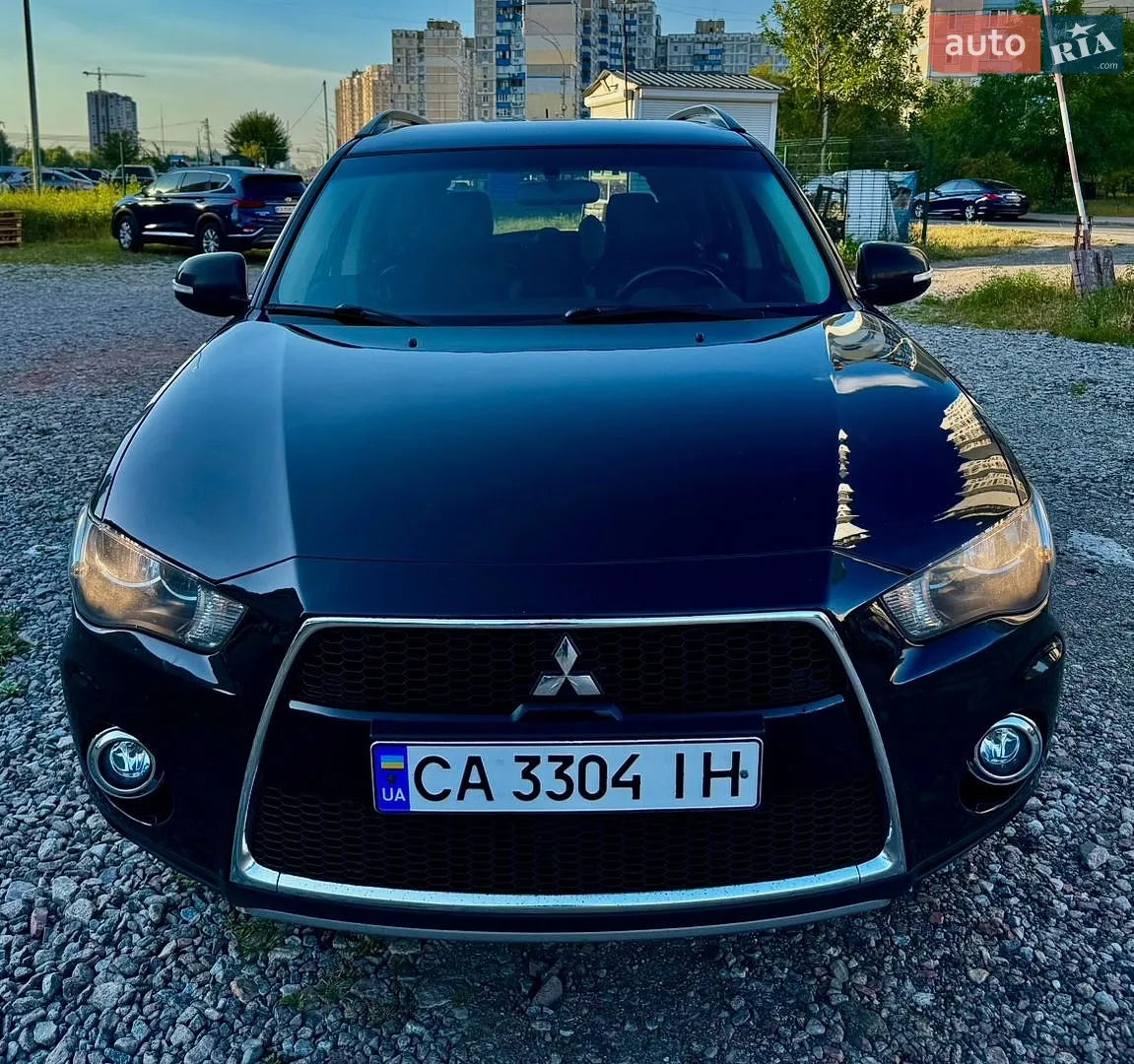 2013 Mitsubishi Outlander - фото 1