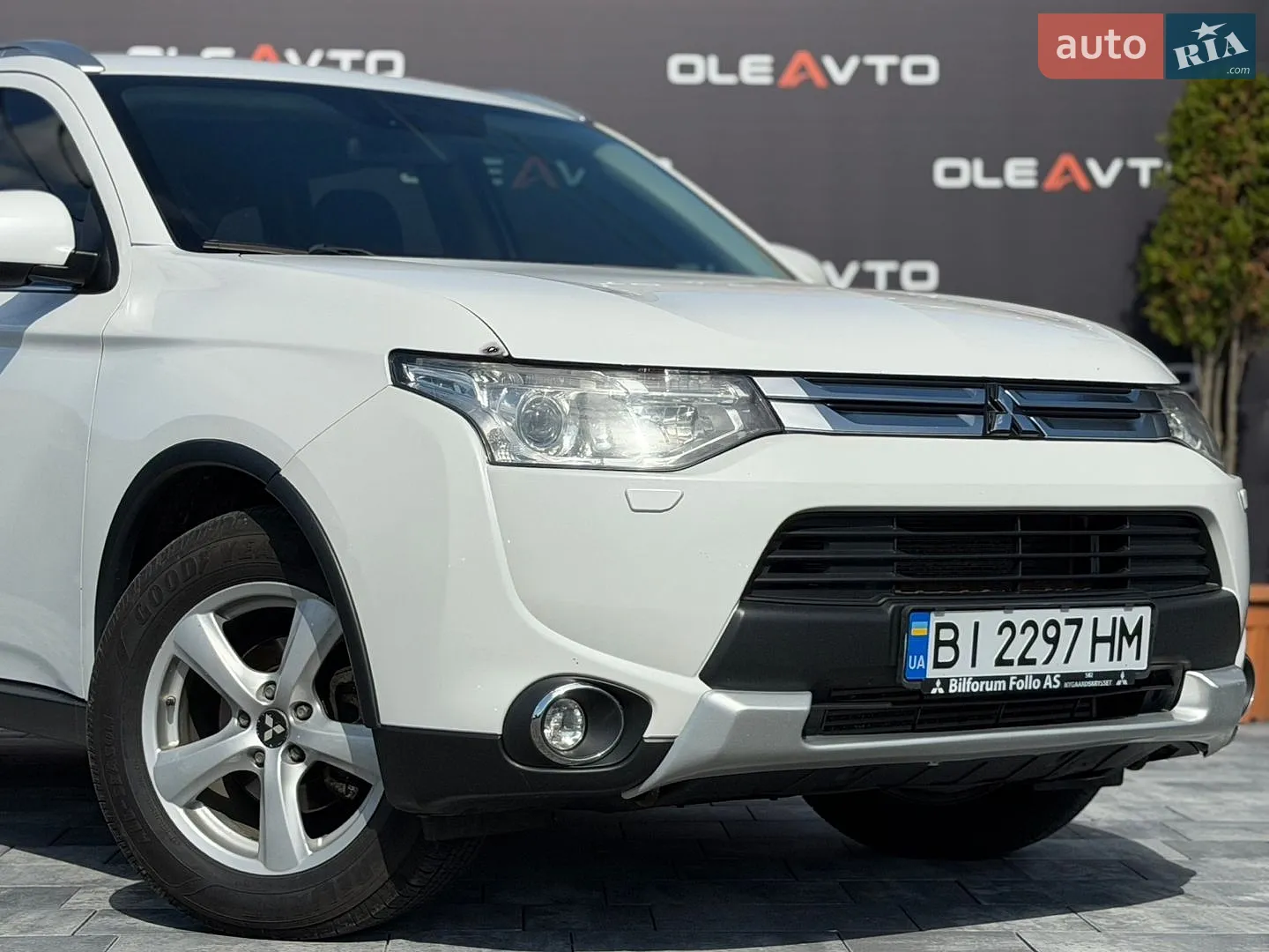 2014 Mitsubishi Outlander - мініатюра 16