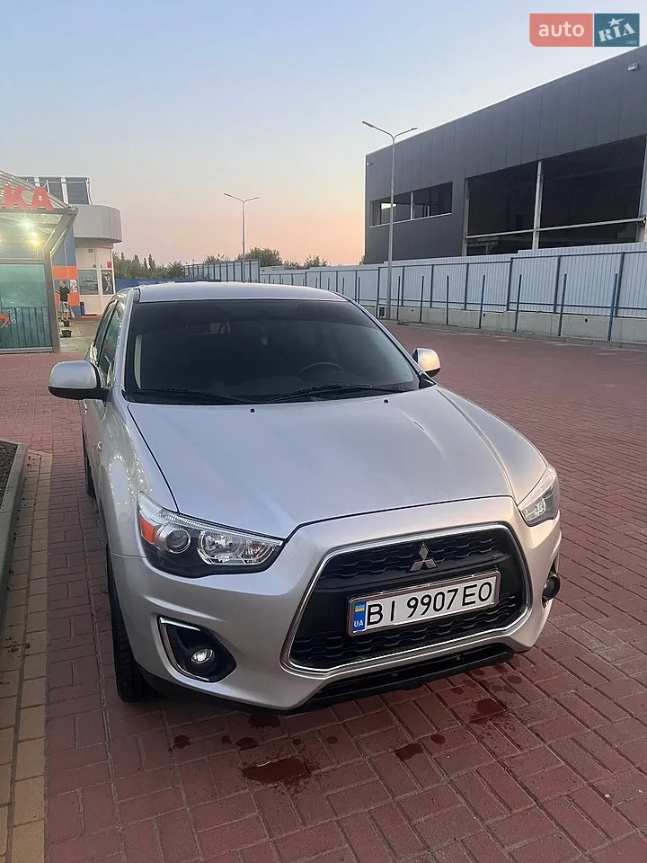2016 Mitsubishi Outlander - мініатюра 13