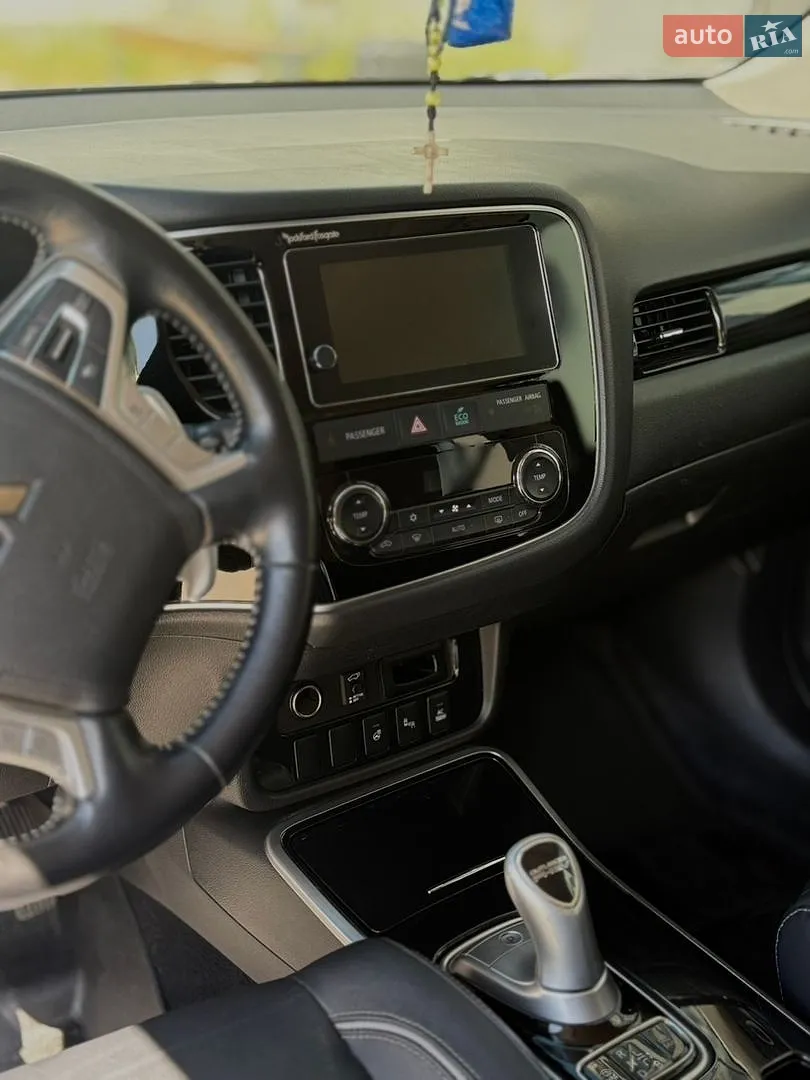 2018 Mitsubishi Outlander - мініатюра 15
