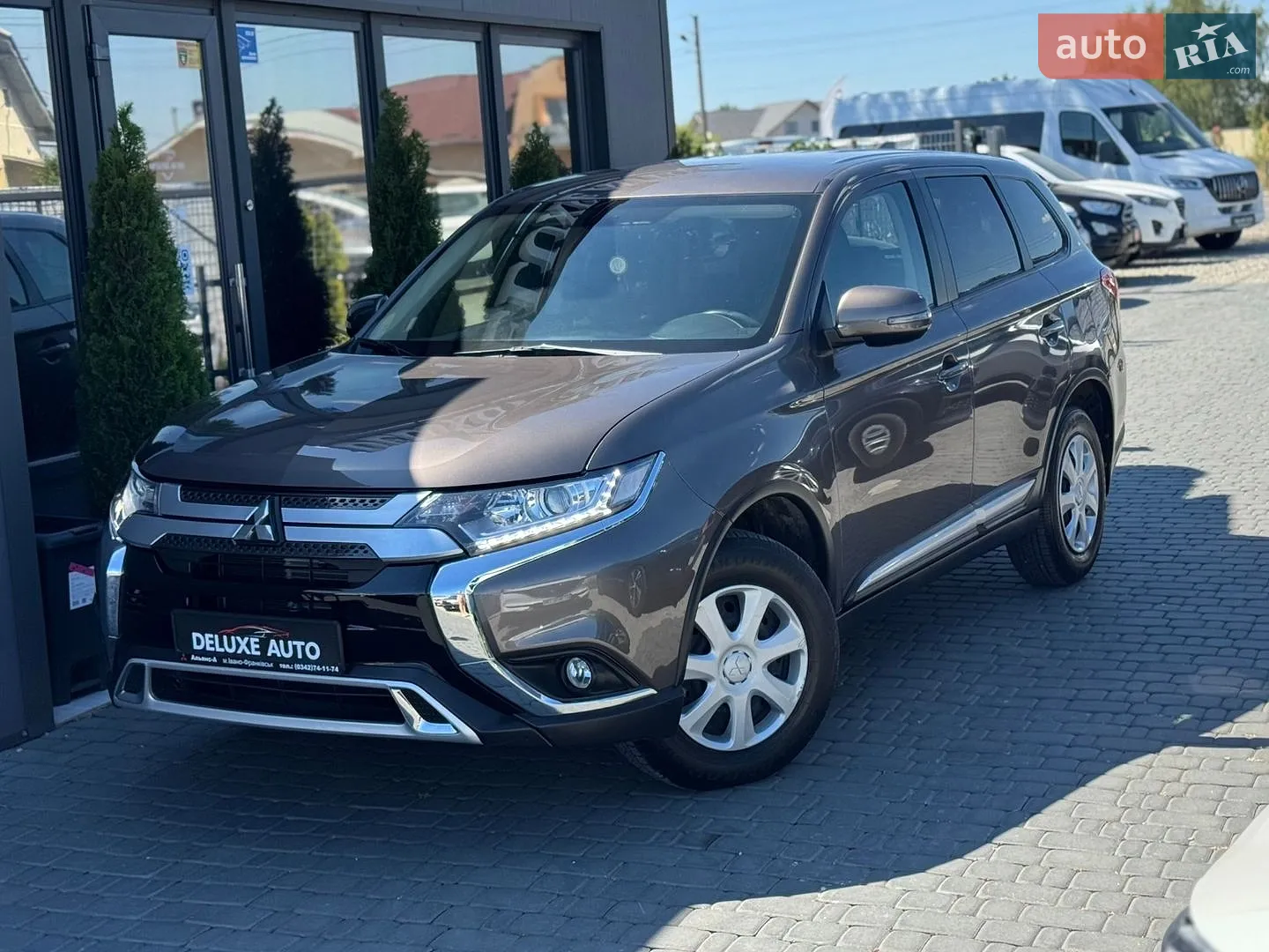 2023 Mitsubishi Outlander - фото 1