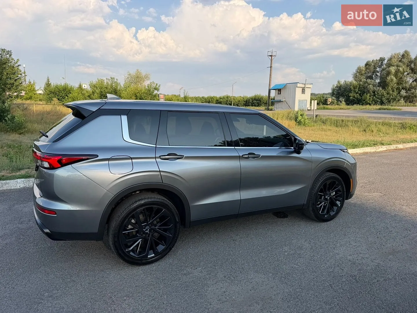 2023 Mitsubishi Outlander - мініатюра 18