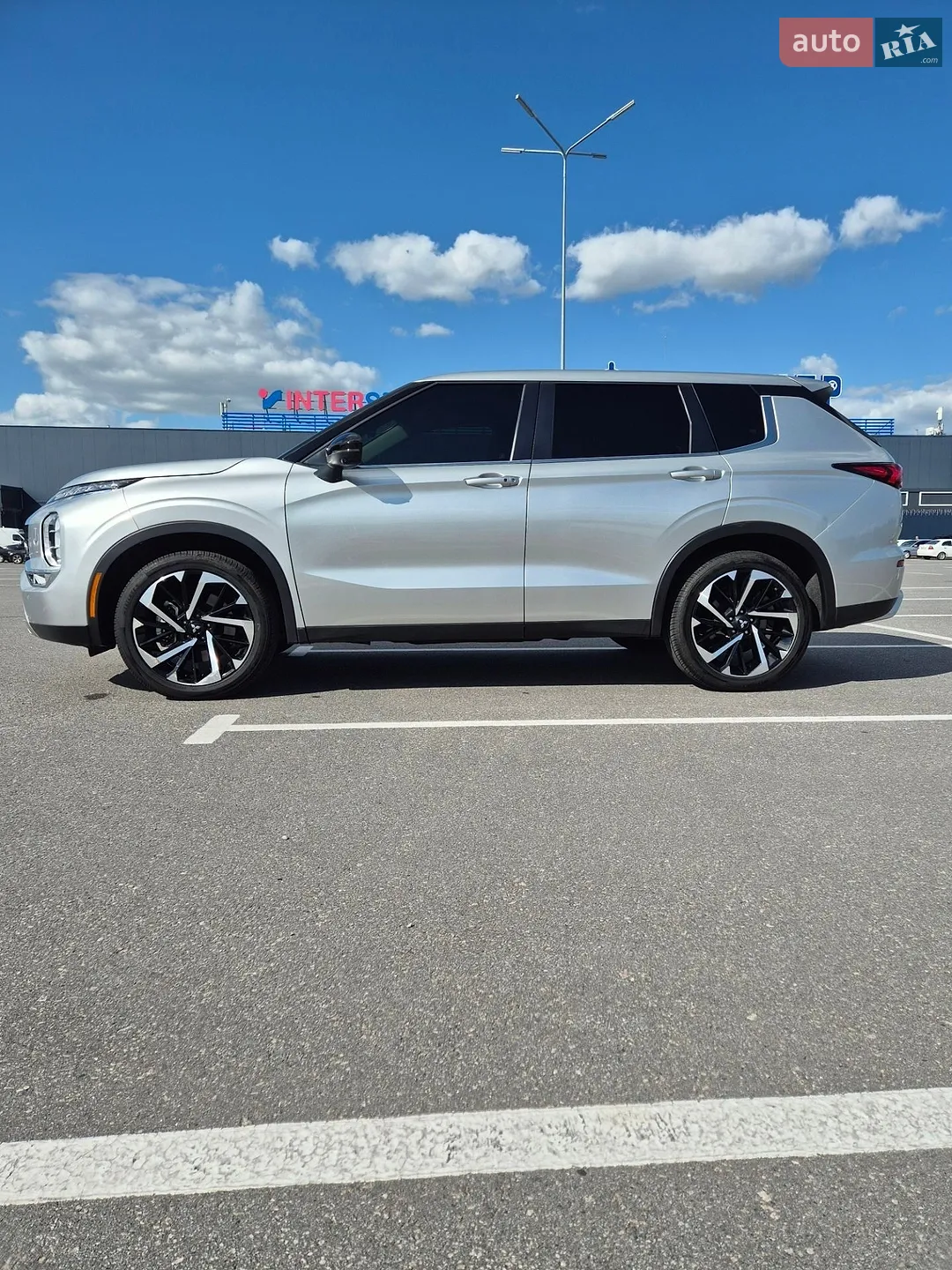 2022 Mitsubishi Outlander - мініатюра 3