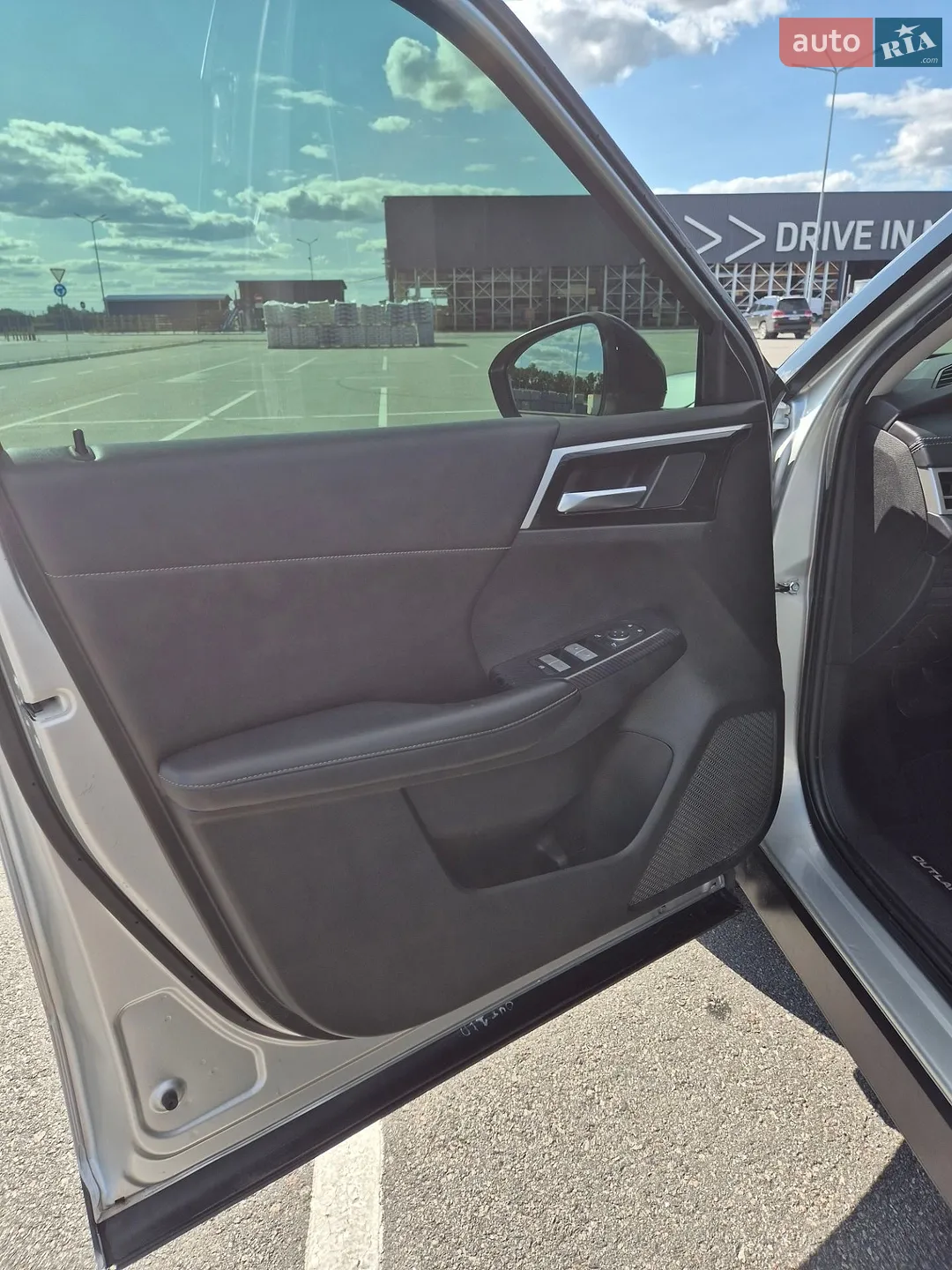 2022 Mitsubishi Outlander - мініатюра 22