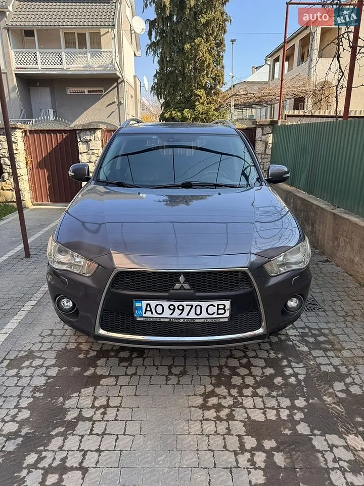 2010 Mitsubishi Outlander - мініатюра 11