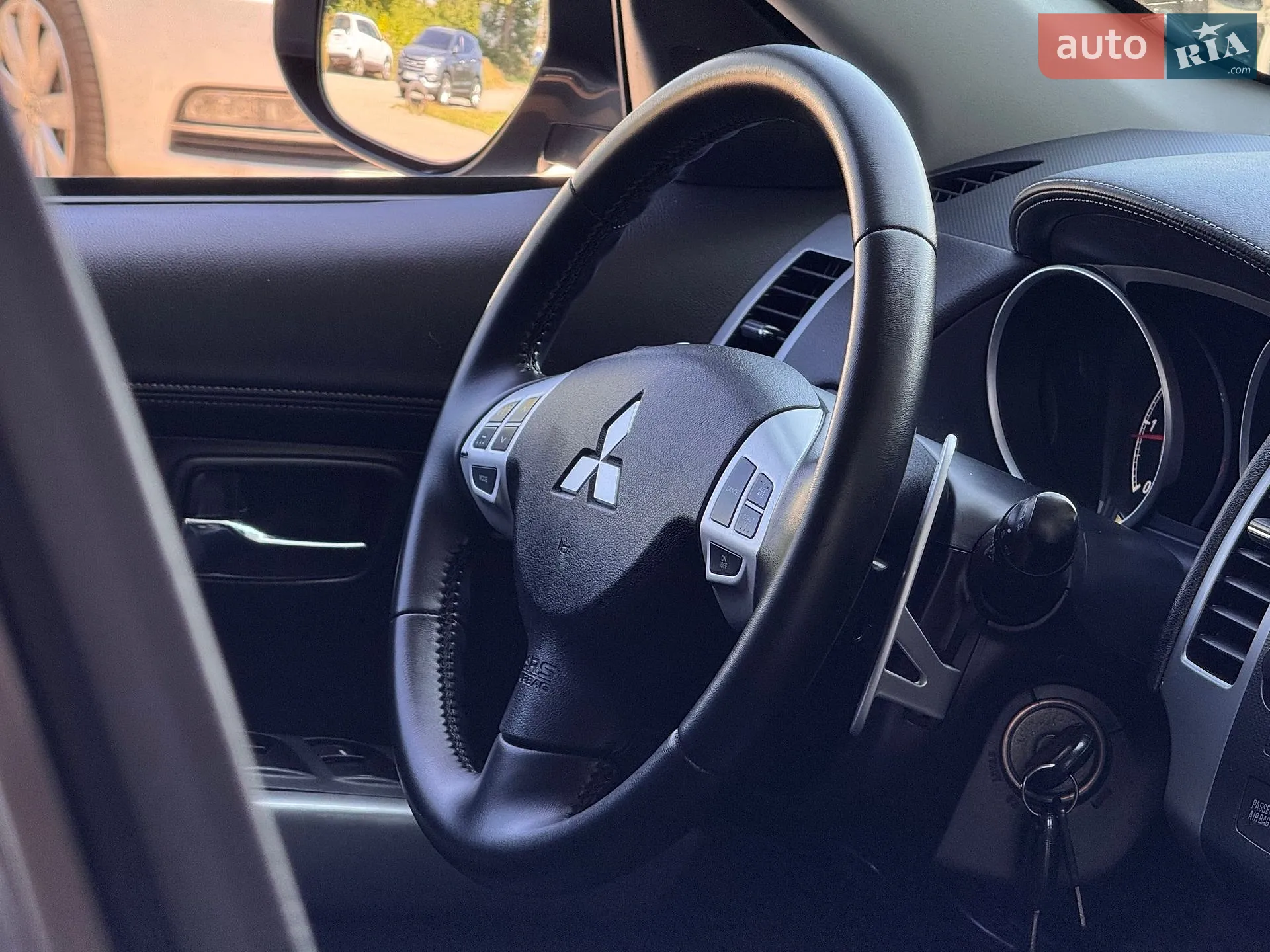 2010 Mitsubishi Outlander - мініатюра 32