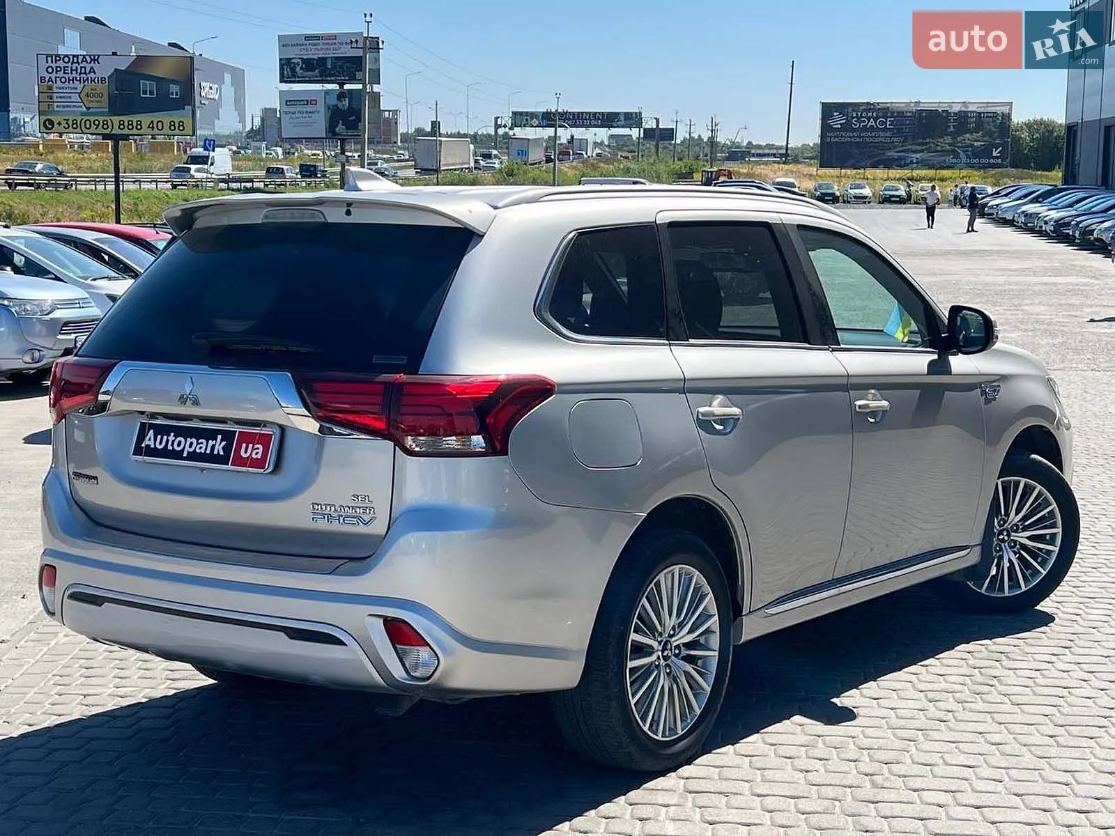 2019 Mitsubishi Outlander - мініатюра 8