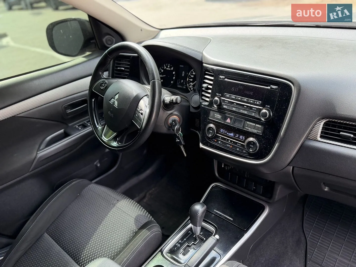 2017 Mitsubishi Outlander - мініатюра 10