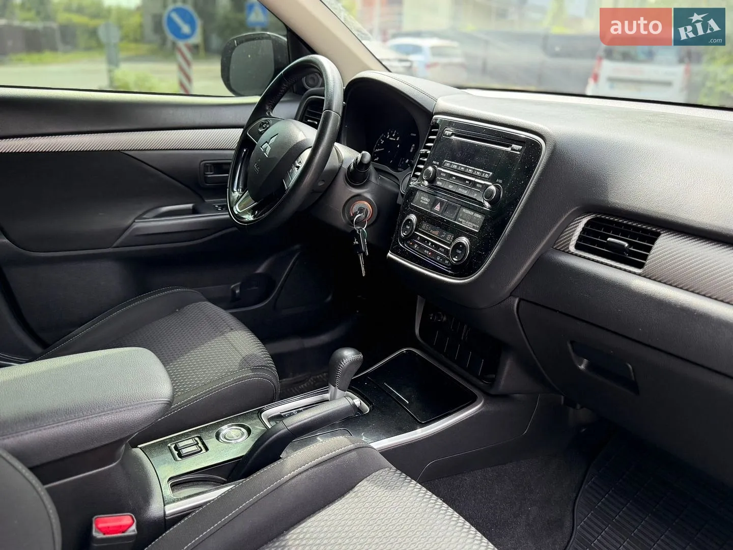 2017 Mitsubishi Outlander - мініатюра 12