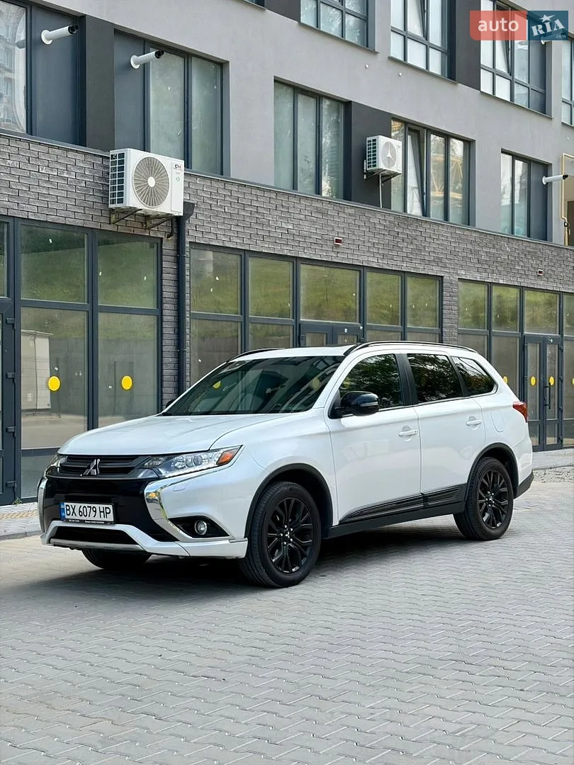 2017 Mitsubishi Outlander - мініатюра 2