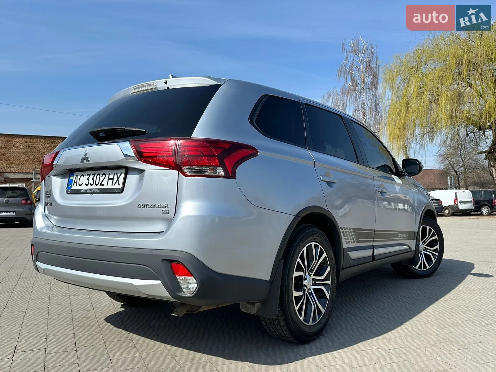 2017 Mitsubishi Outlander - мініатюра 4