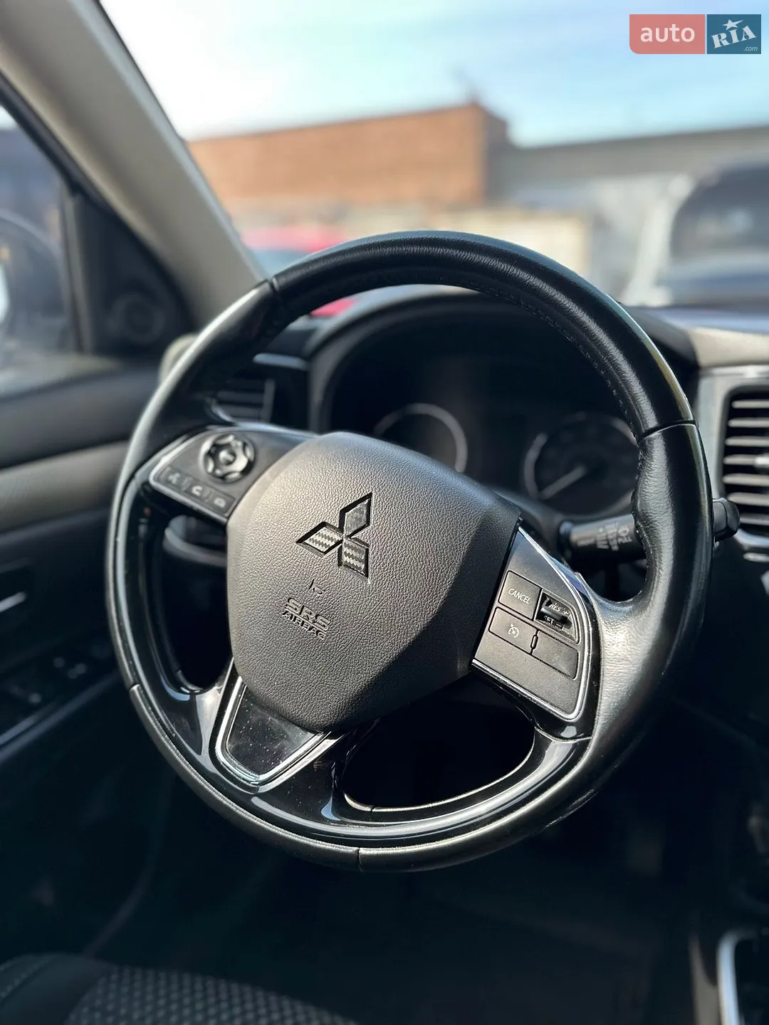 2017 Mitsubishi Outlander - мініатюра 10