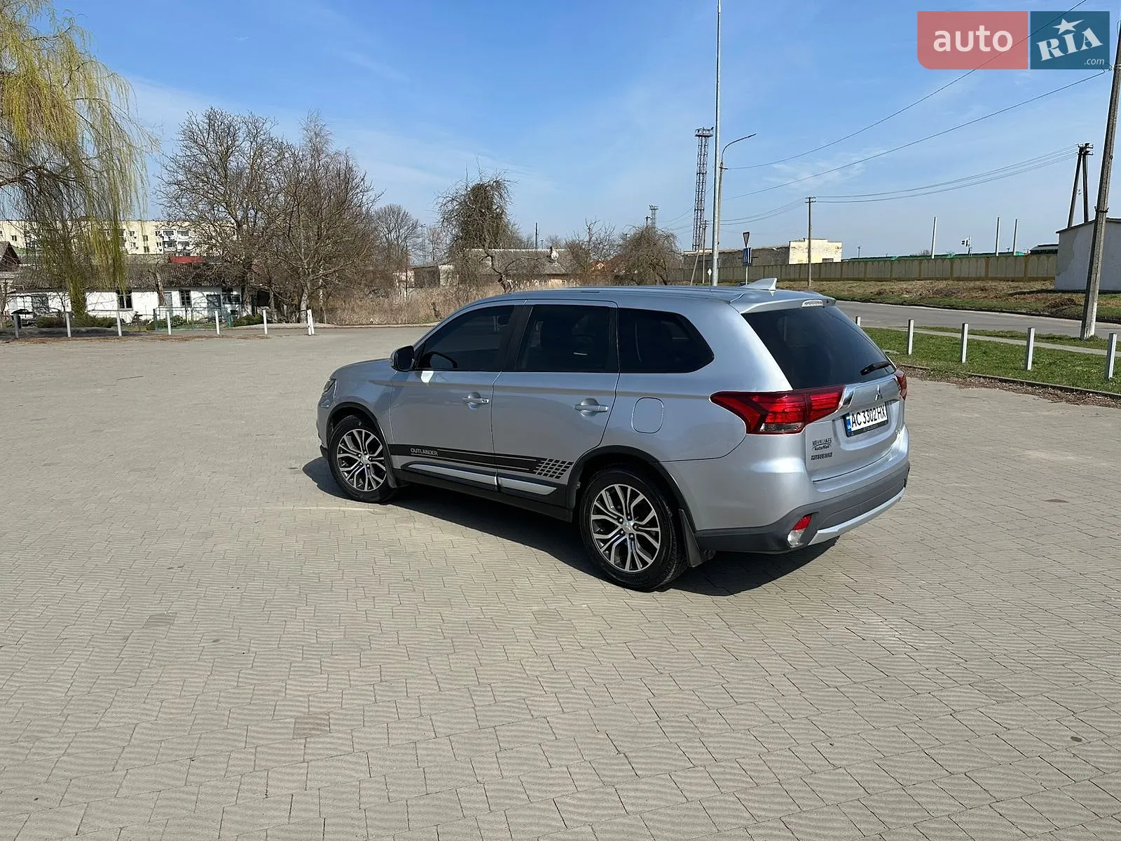 2017 Mitsubishi Outlander - мініатюра 16