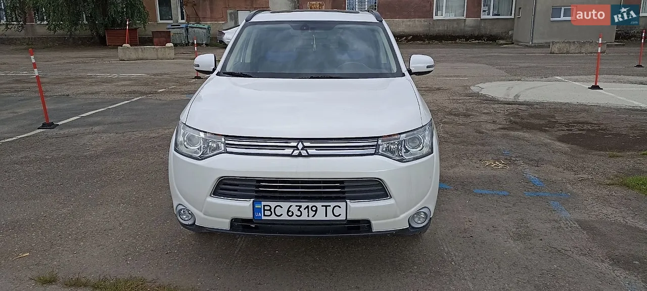 2013 Mitsubishi Outlander - мініатюра 11