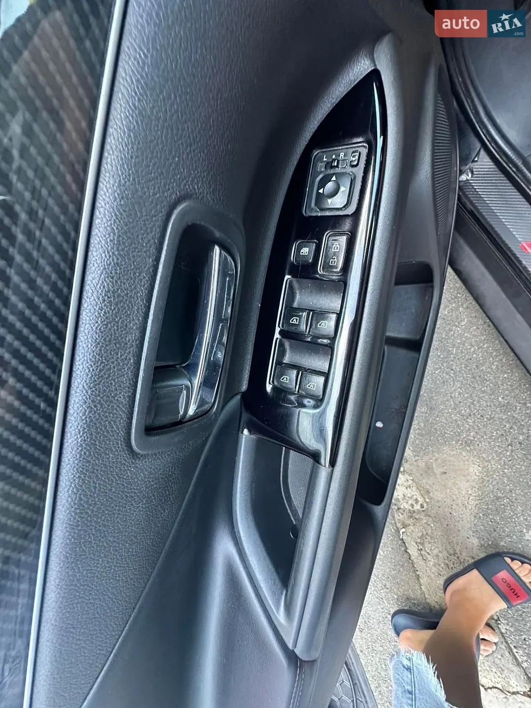 2020 Mitsubishi Outlander - мініатюра 9