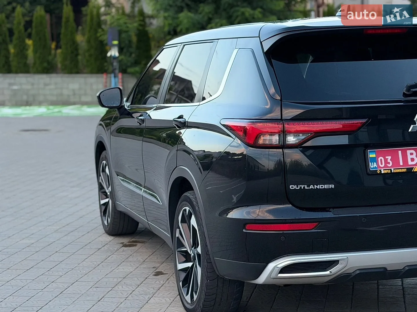 2022 Mitsubishi Outlander - мініатюра 14