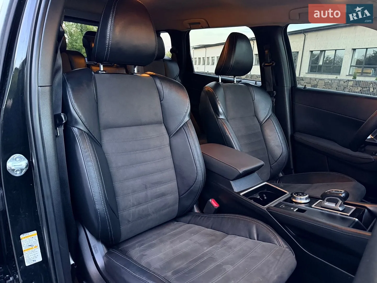 2022 Mitsubishi Outlander - мініатюра 29