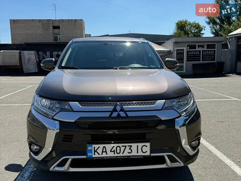 Mitsubishi Outlander 2021