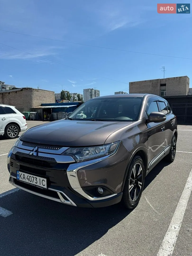 2021 Mitsubishi Outlander - мініатюра 7