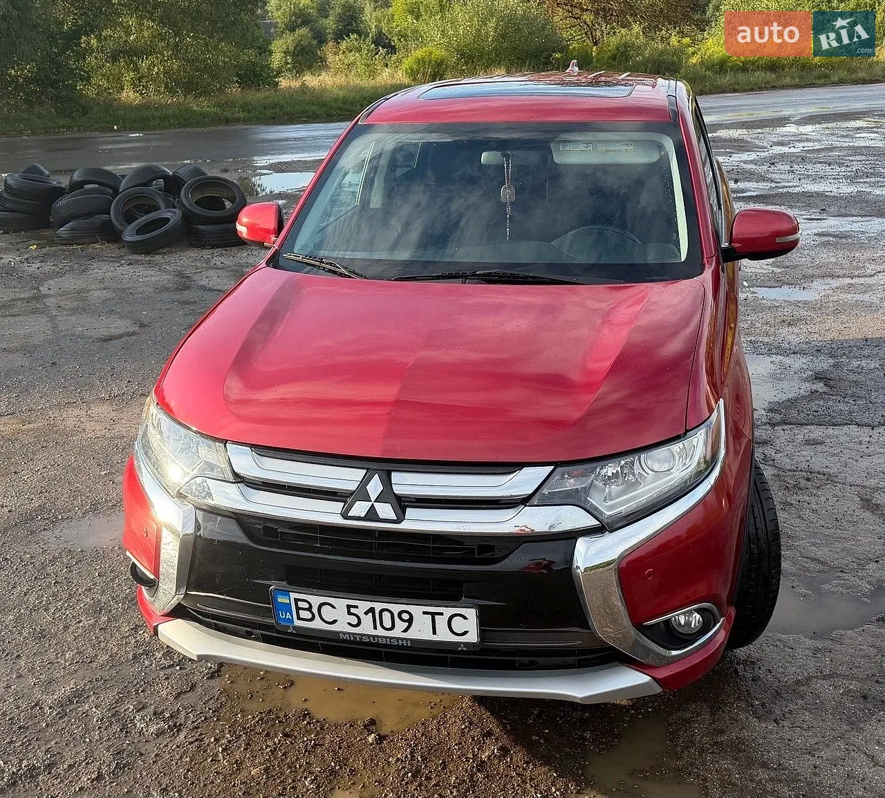 2017 Mitsubishi Outlander - фото 1